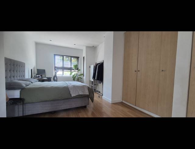 1 BEDROOM APARTMENT FOR SALE IN BRYANSTON